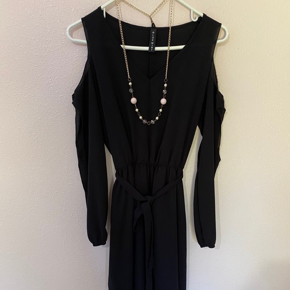 Black dress with necklace - Picture 2 of 3